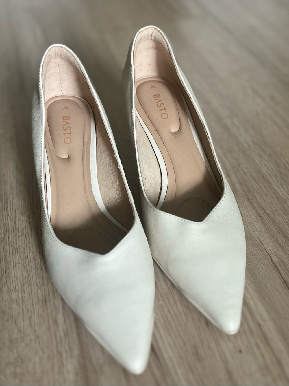 Leather Pointed Tow Kitten Heel Pumps